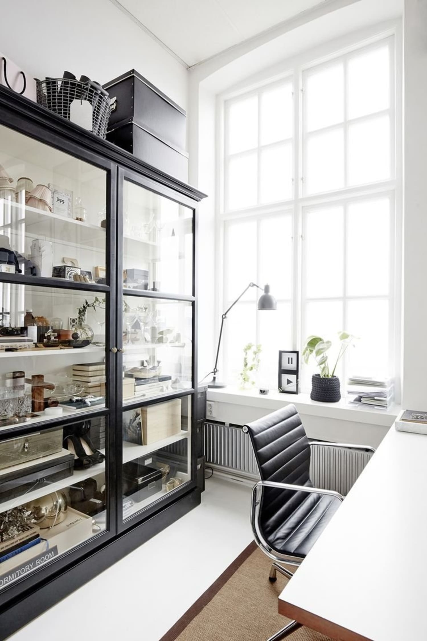 Glass curio display cabinet 7