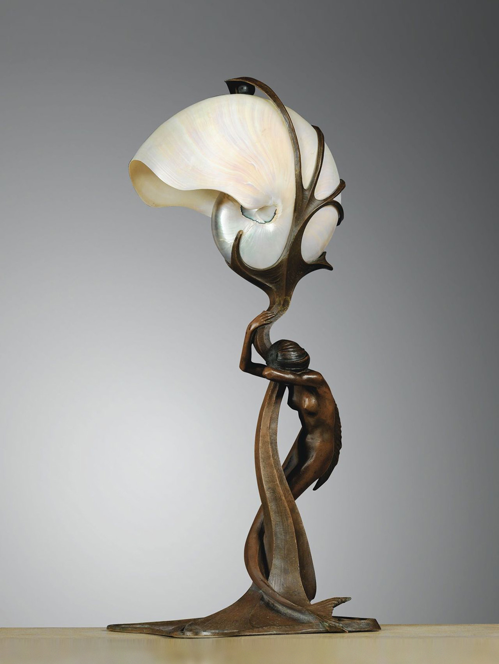 Nautilus lamp 12