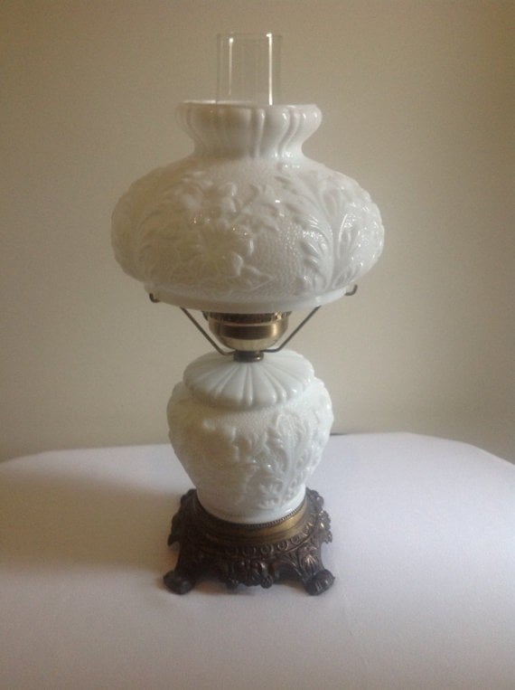 Vintage milk glass flower design
