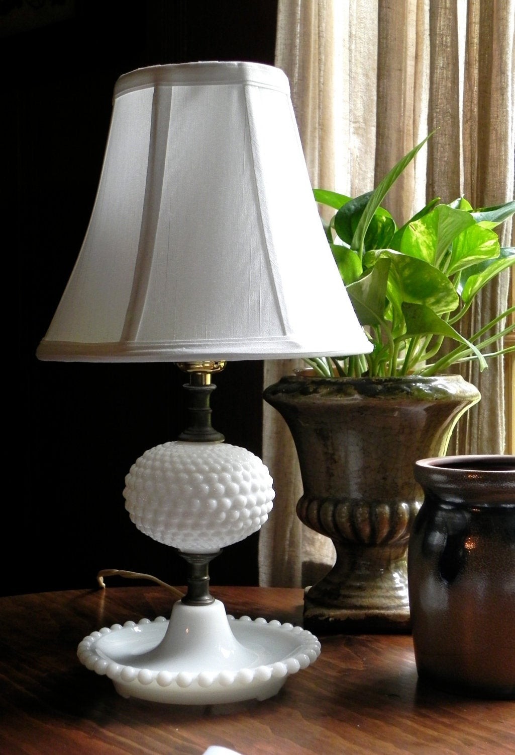 Vintage milk glass hobnail table lamp