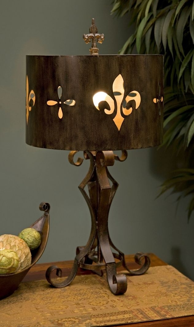 Fleur de lis table lamp 18