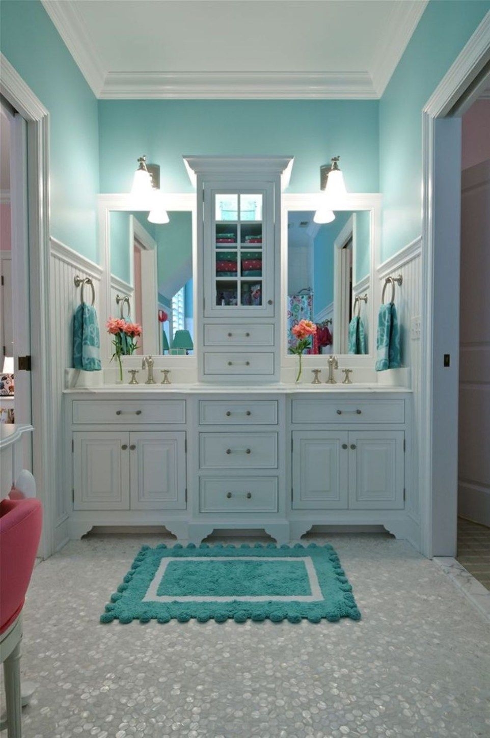 Bathroom countertop storage