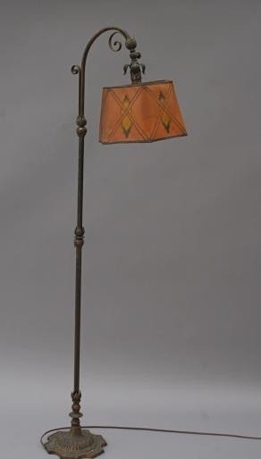 Bridge lamp
