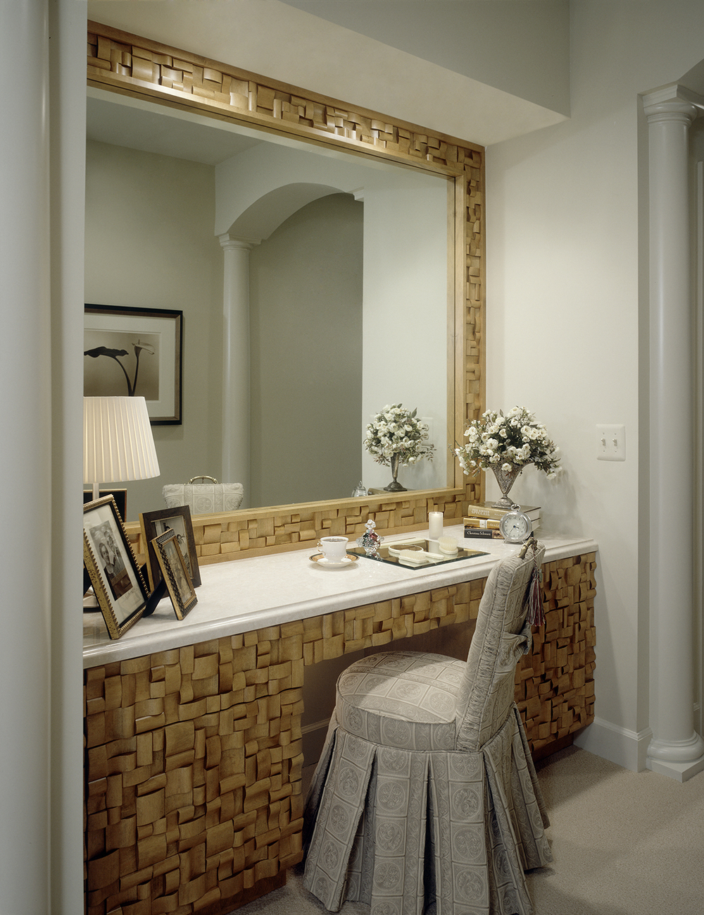 Modern makeup vanity 35