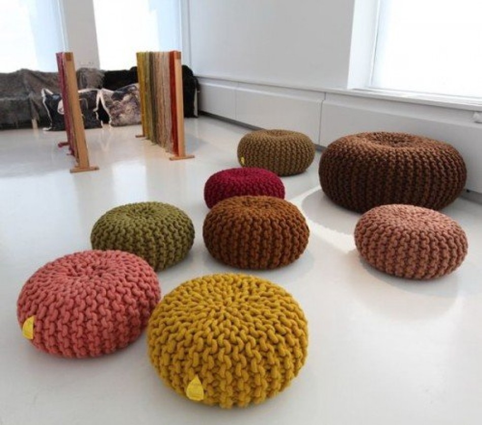 Round floor pillow 25