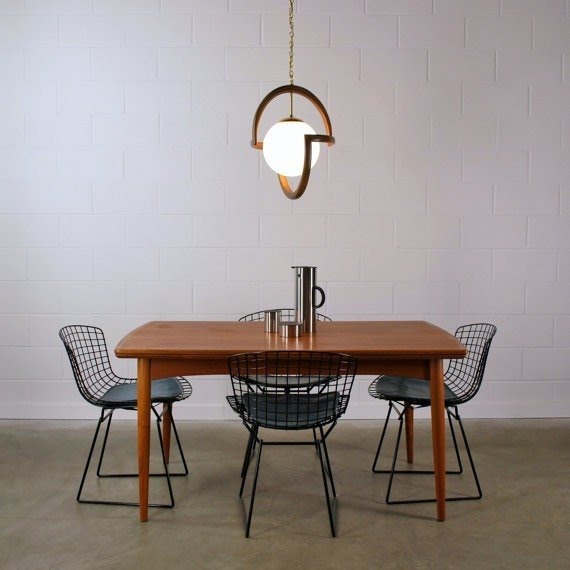 Striking sculptural pendant lamp plug in