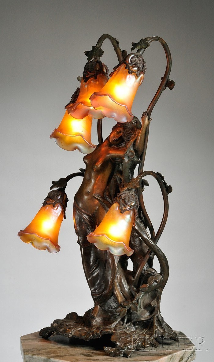 Art deco lamp lady