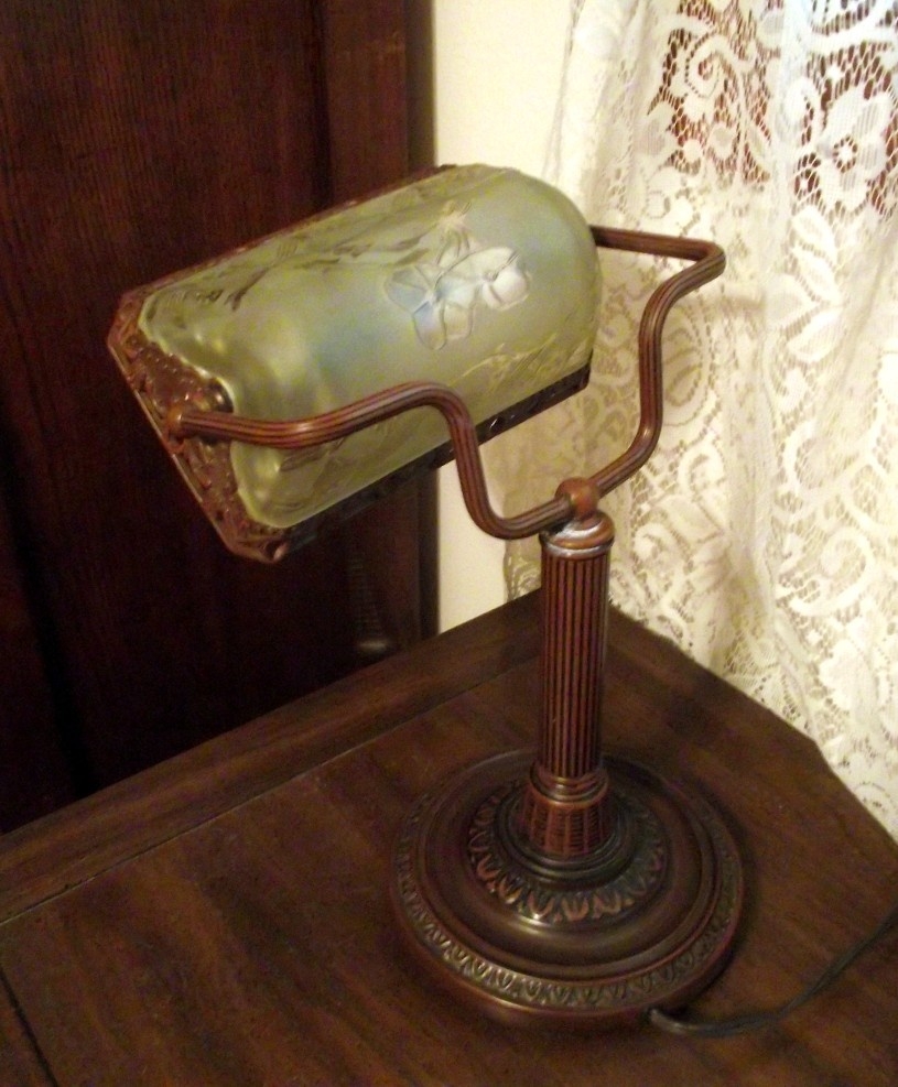 Banker table lamp