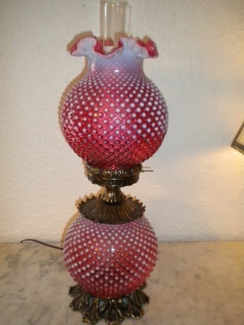 Vintage fenton cranberry opalescent glass hobnail gwtw lamp