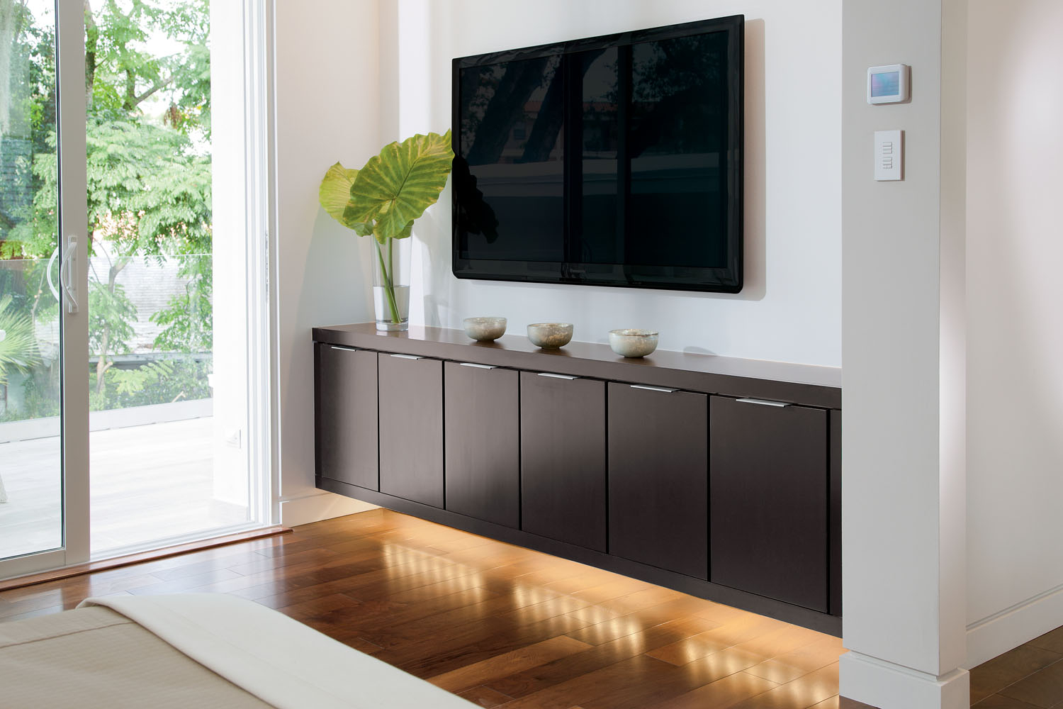 Hanging media shelf