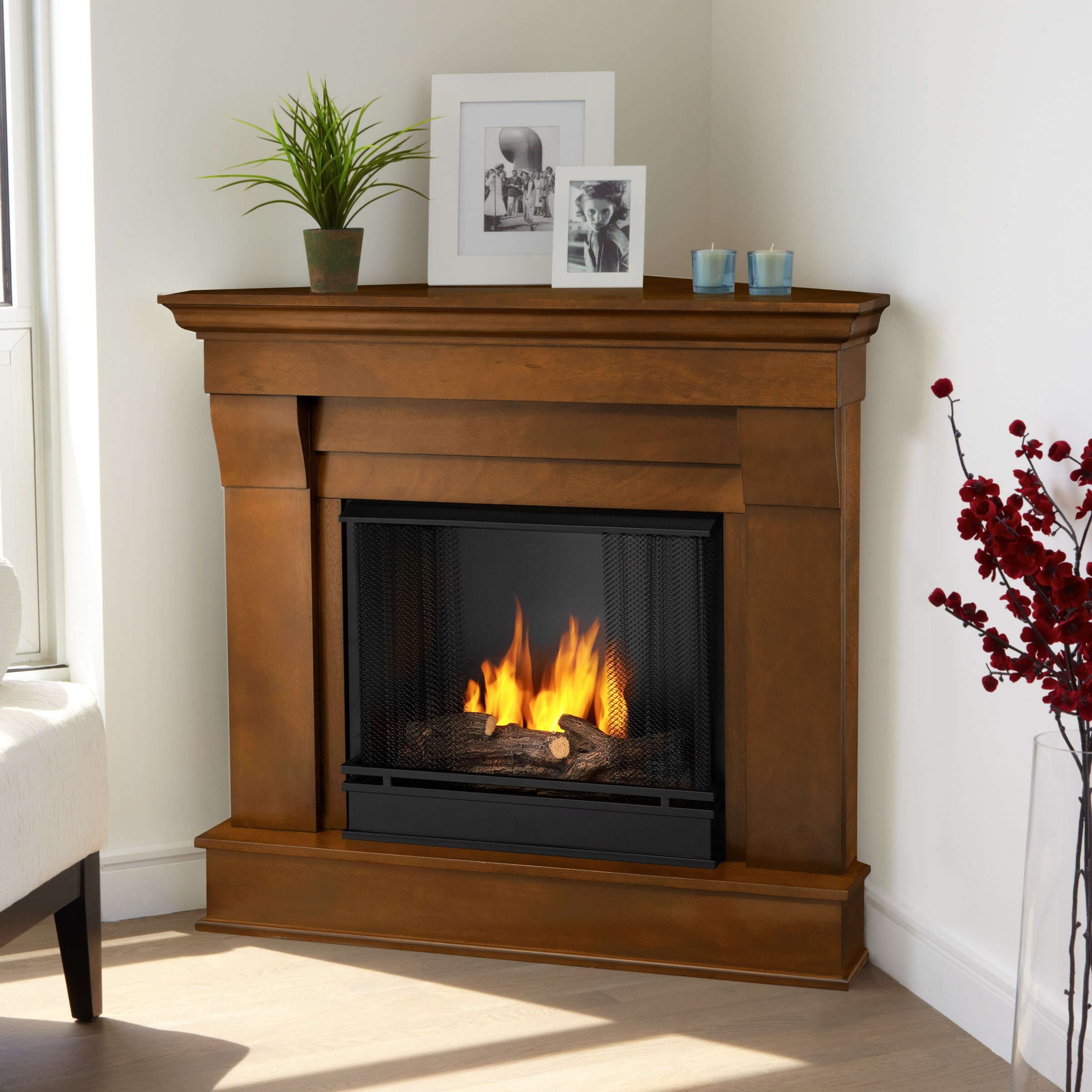 Unique electric fireplace design concept with some ornament on corner