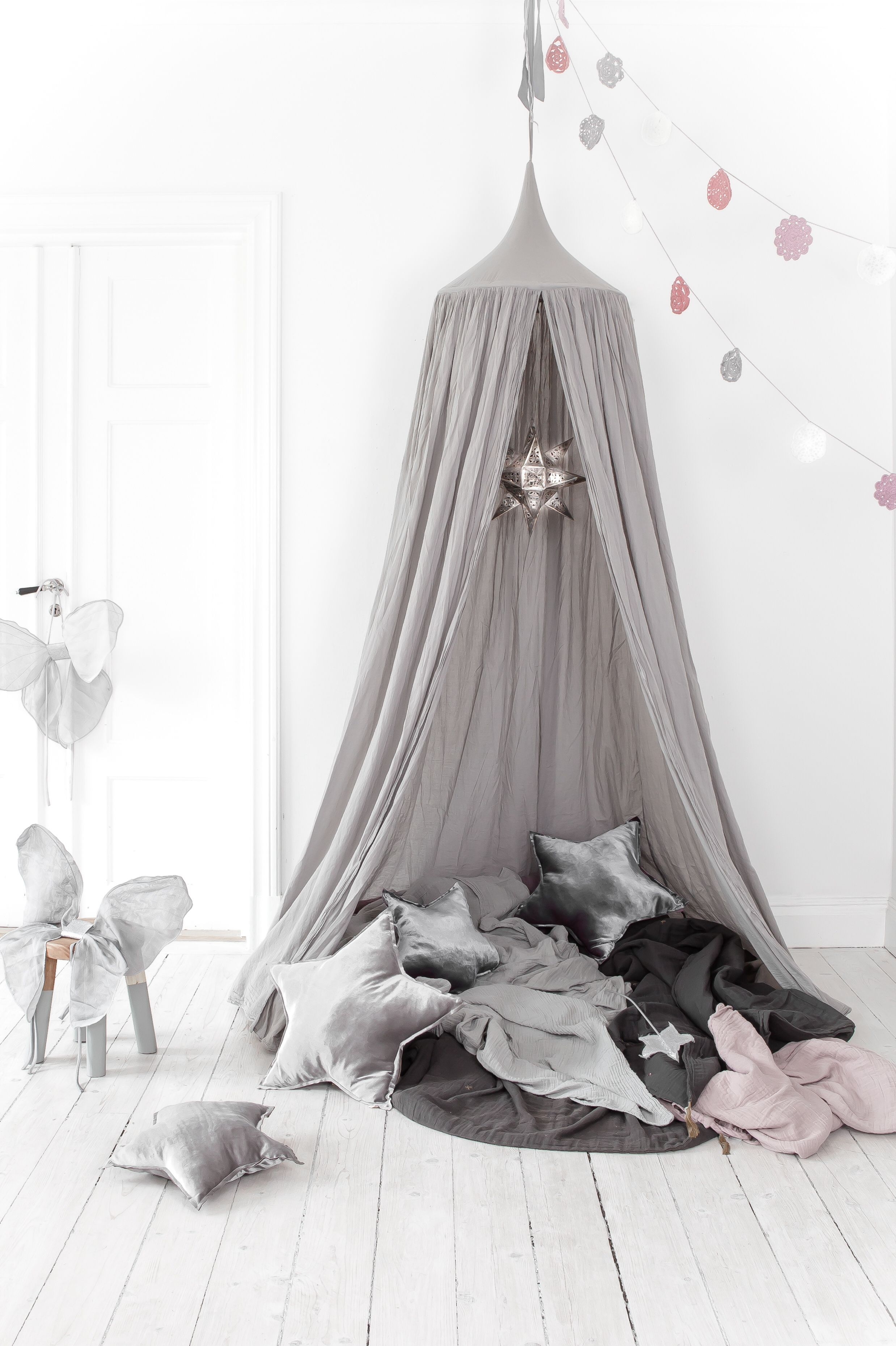Girls canopy bedroom sets