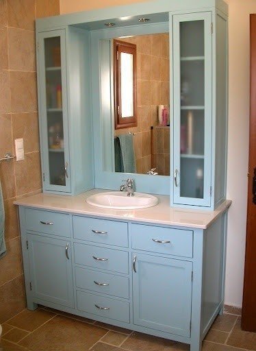 Storage towers for bathrooms