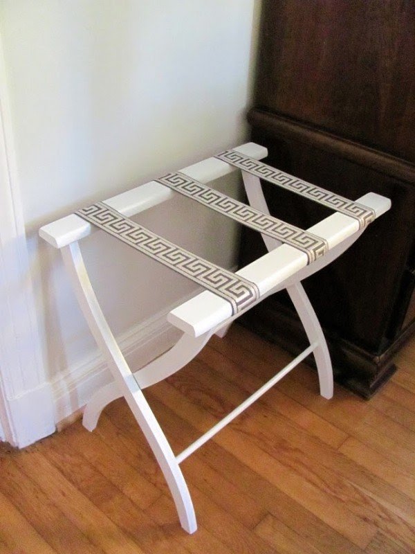 Bedroom luggage rack 2