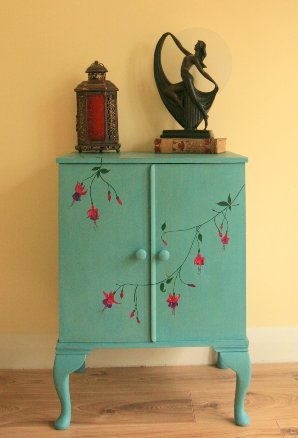 Beautiful vintage hand painted filing