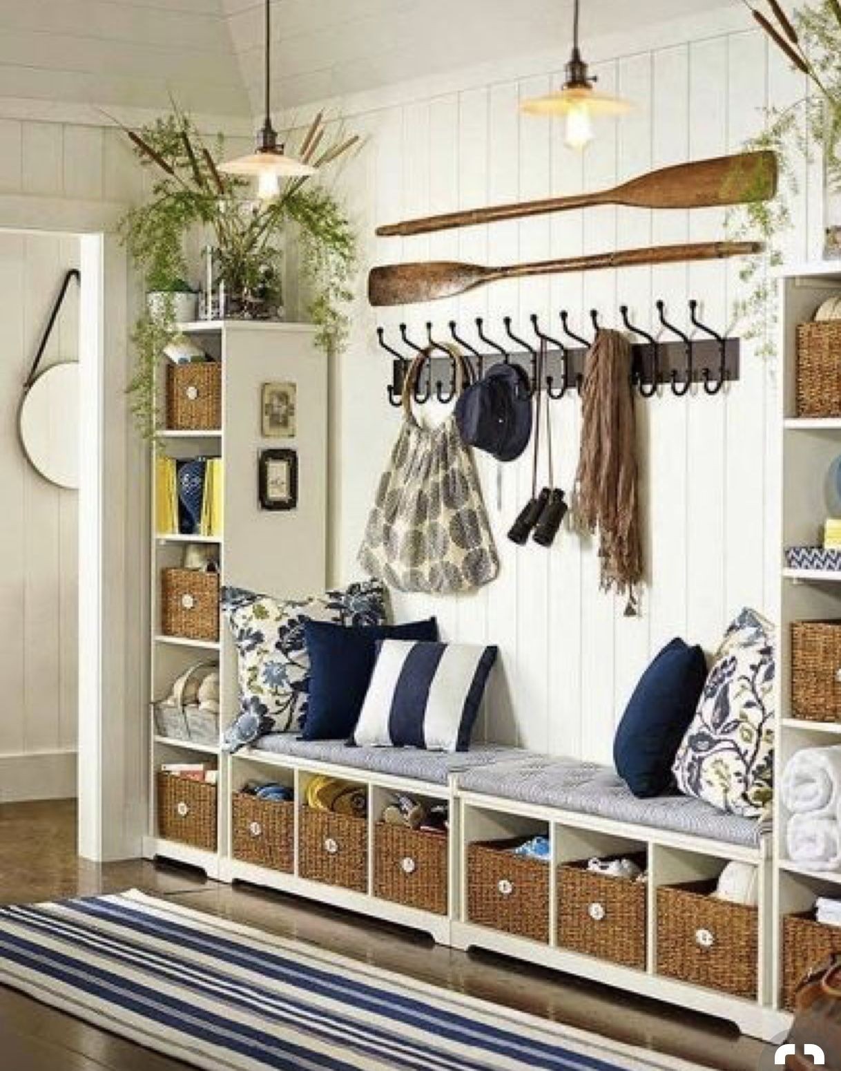 Coat organizer