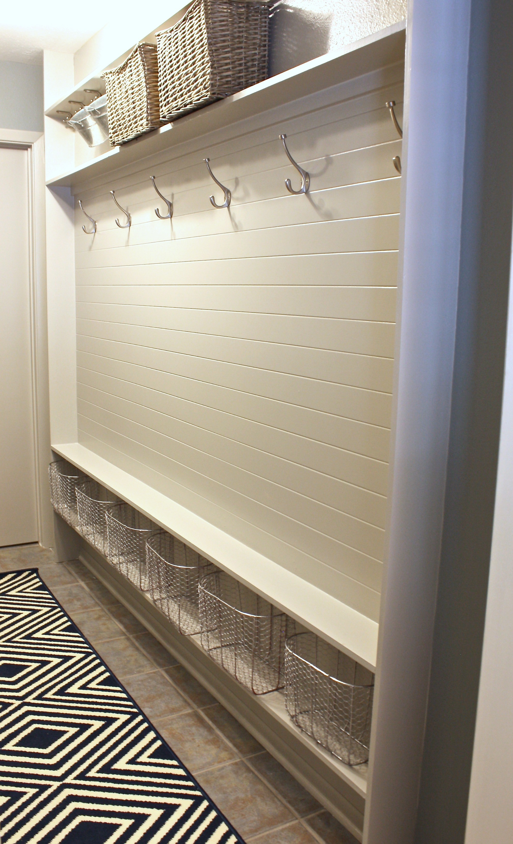 Hallway coat storage 1