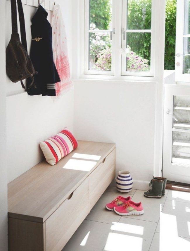 Small shoe cabinet 11