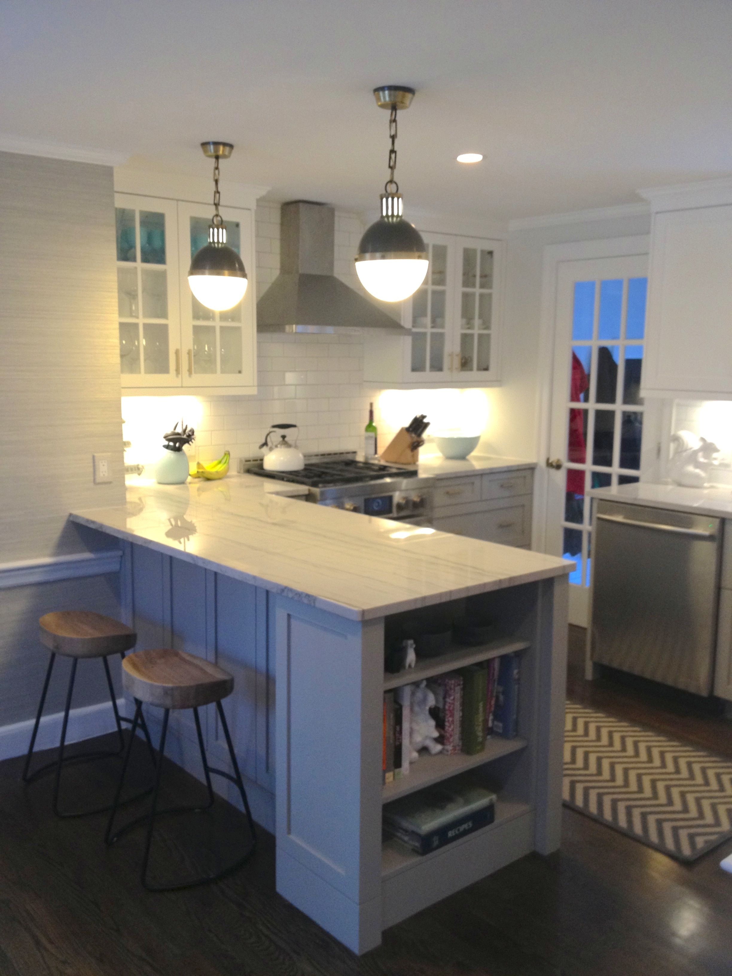 Breakfast bar with storage 18