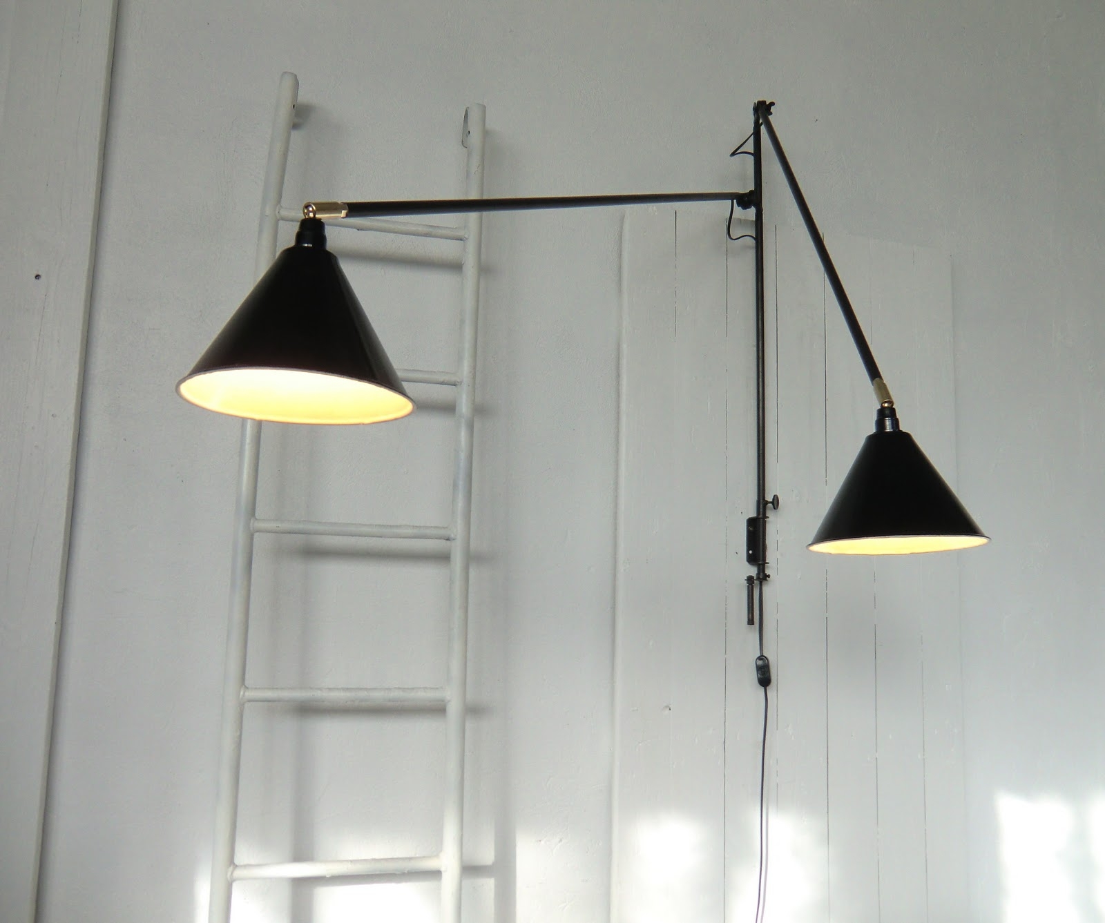 Arch swing arm wall lamp 2