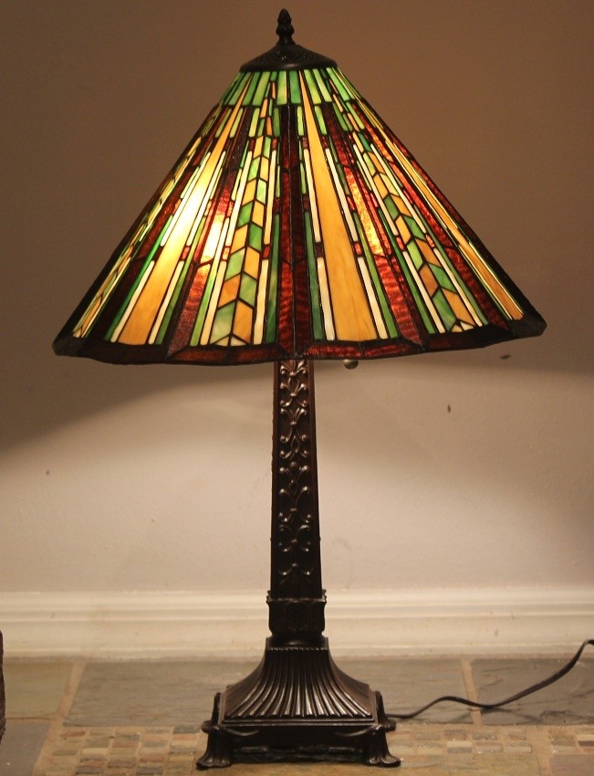 About tiffany style stained glass mission lamp prairie w 18