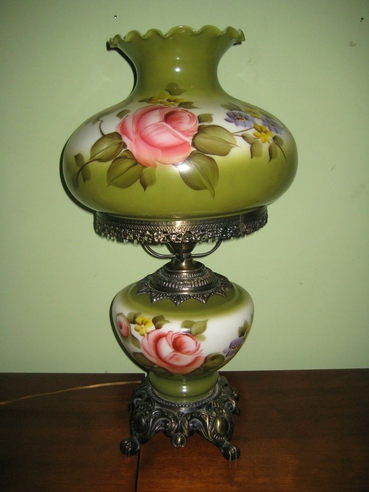 Hurricane style gone with the wind table lamp