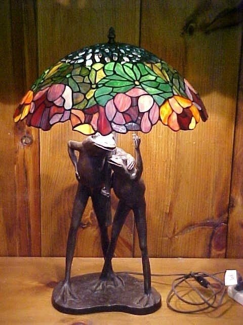 Lg tiffany style lamp w frogs on bronze base 1