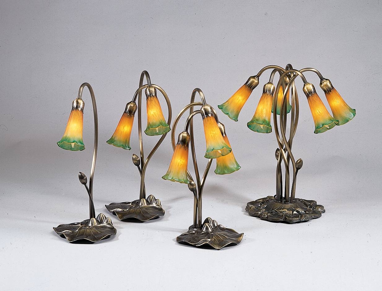 12386 amber green pond lily accent lamp in mahogany bronze