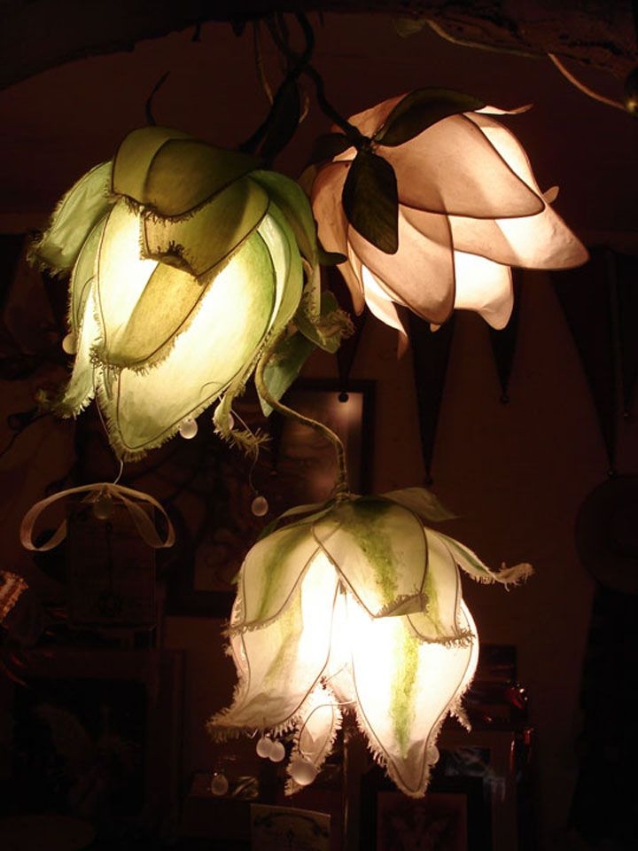 Lotus_flower_lamp_by_avantfae