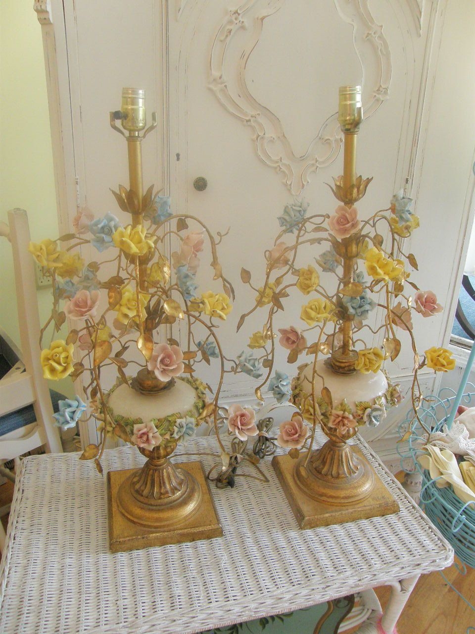 Porcelain rose lamp 7