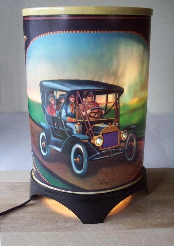 Vintage rotating animated motion lamp bearcat model t cars last