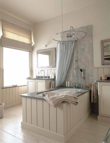 Shower curtain rods round