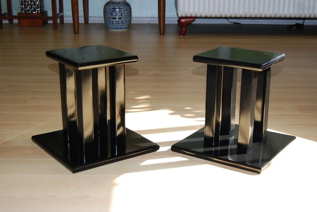 Modern speaker stands 8
