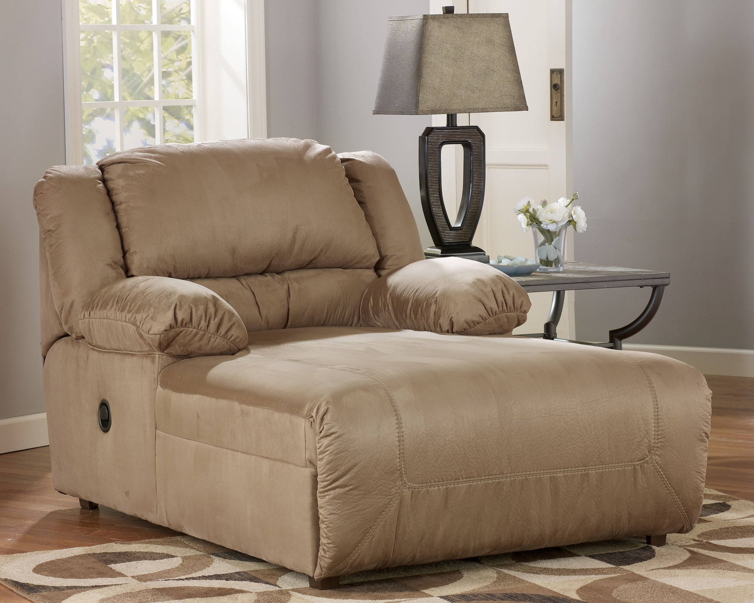 Rudy Chaise Lounge