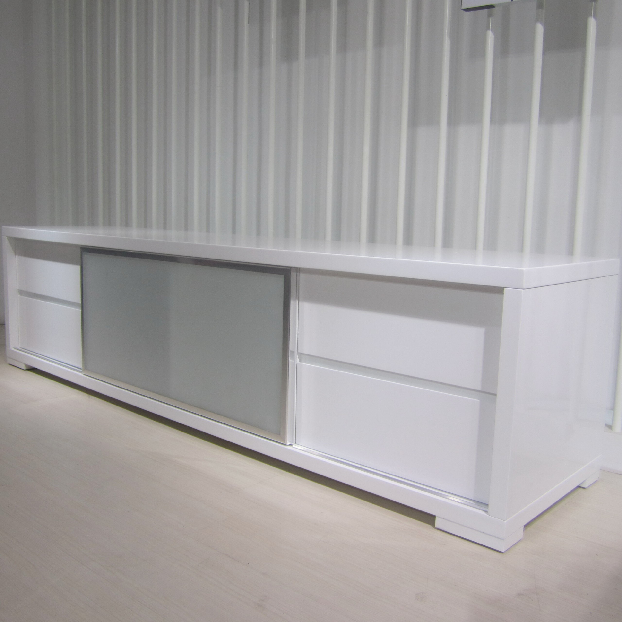 Pineto TV Unit