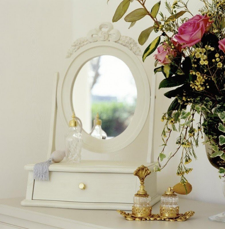 Mirror with drawers 1