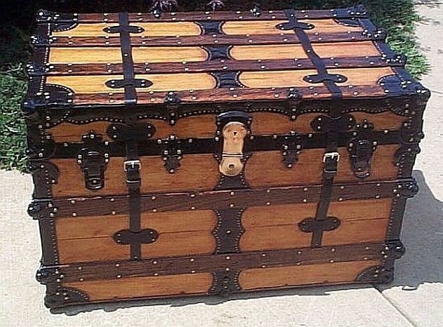 Flat top low profile foot locker antique steamer trunk 275