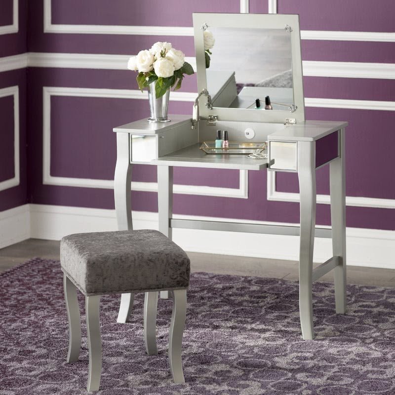 Square Shaped Vanity Set With Mirror