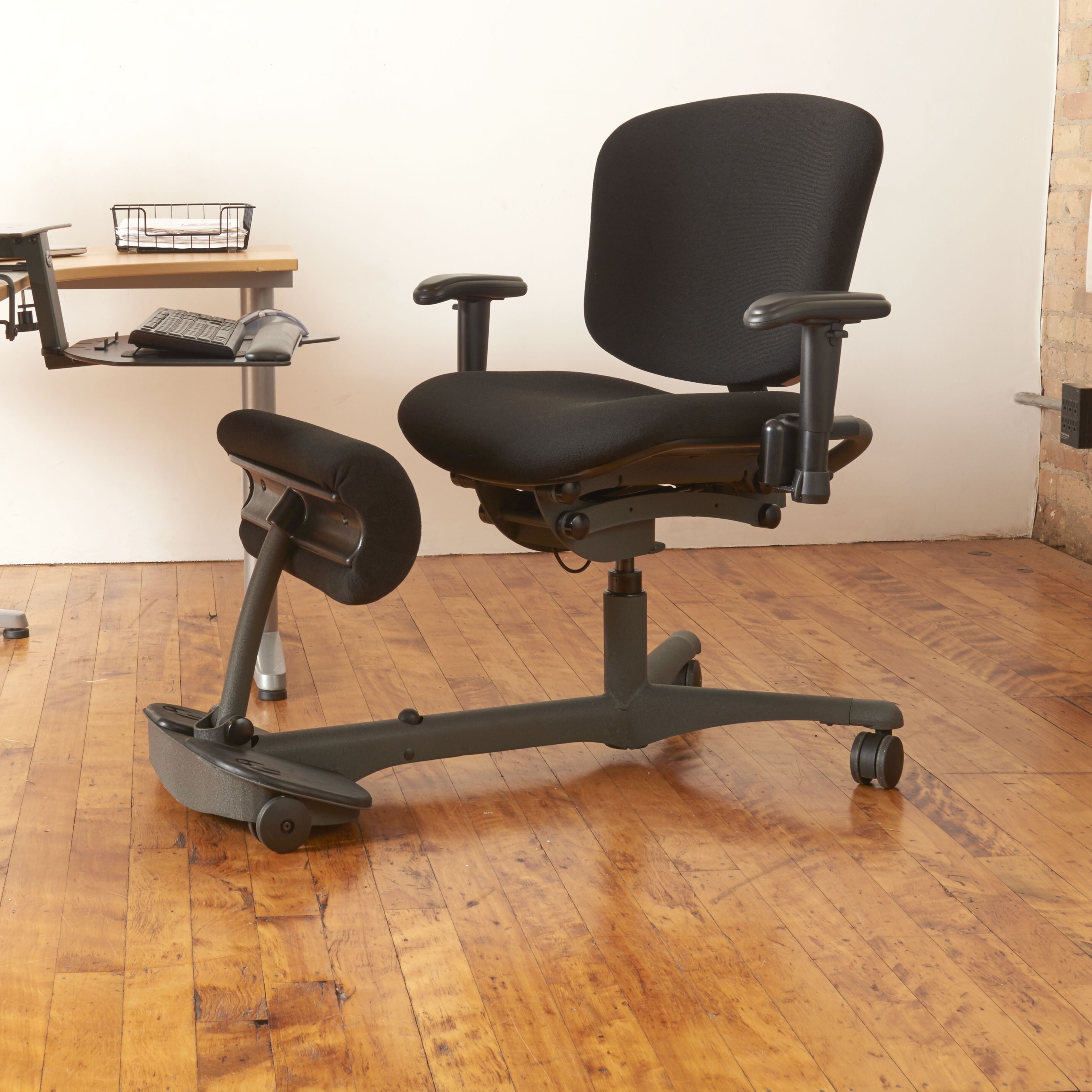 Tseng Mid-Back Kneeling Chair