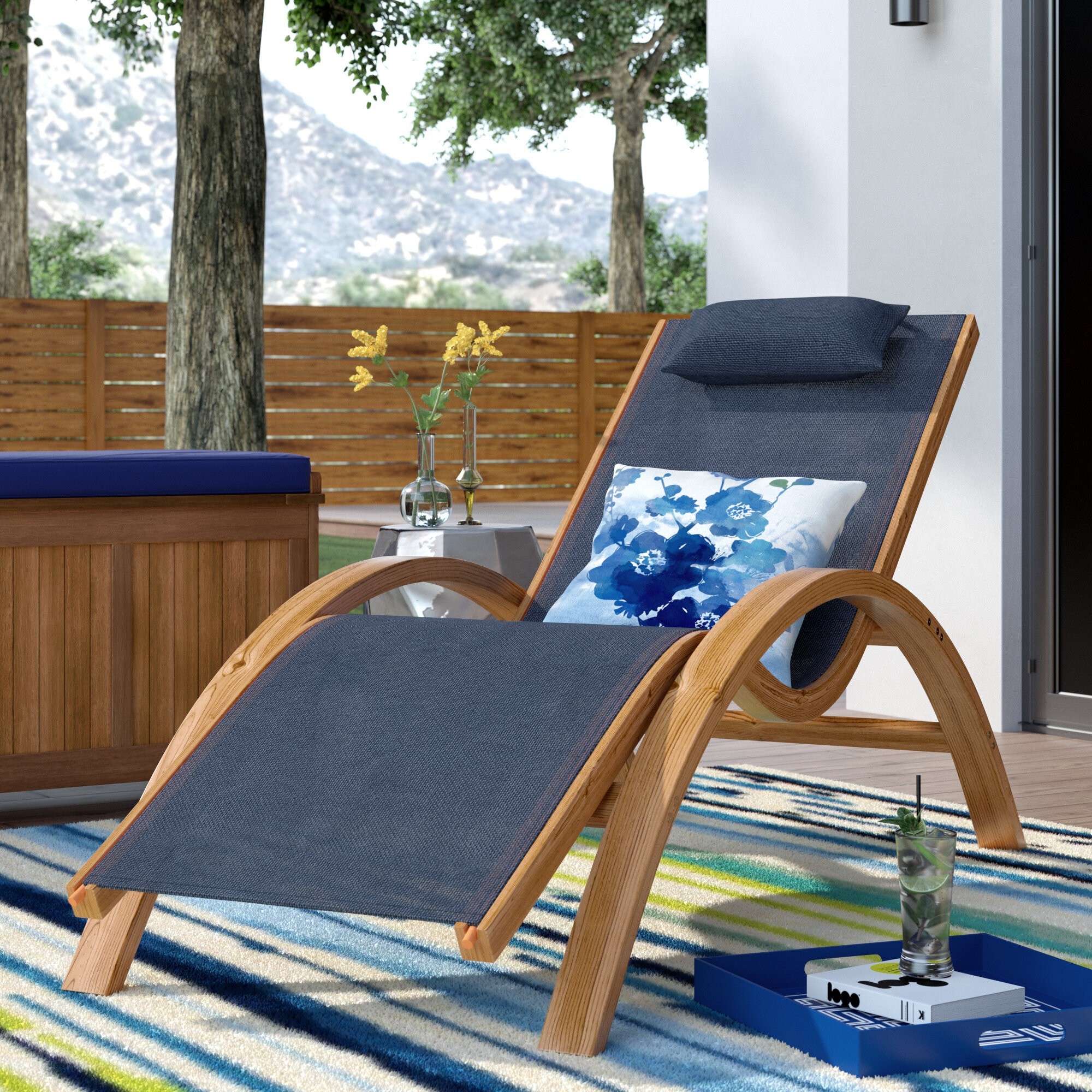 How to Choose Outdoor Chaise & Lounge Chairs