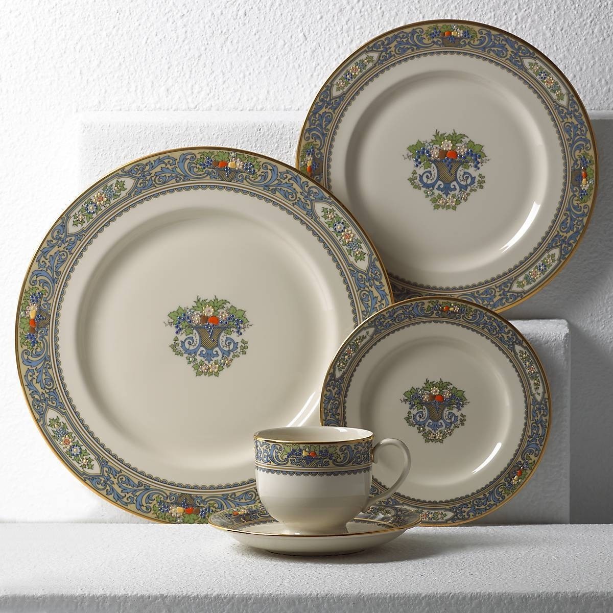 Bone China Dinnerware Set with Bird Theme