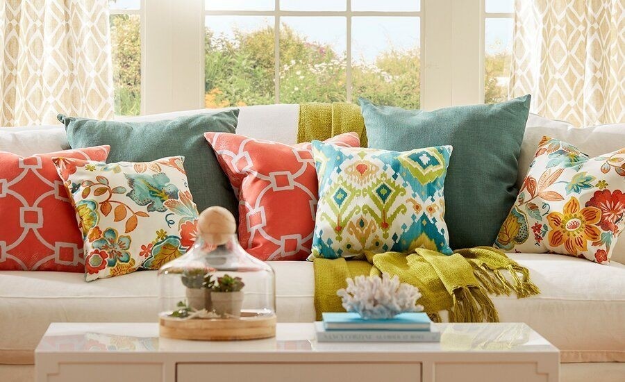 Coral and Green Room Details