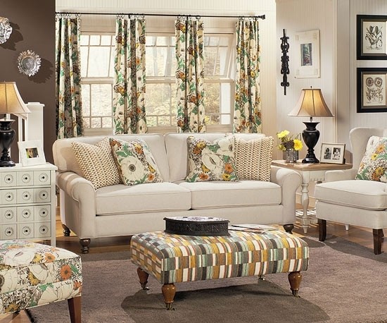 Cozy Country Cottage Living Room Sofa and Chair Ideas