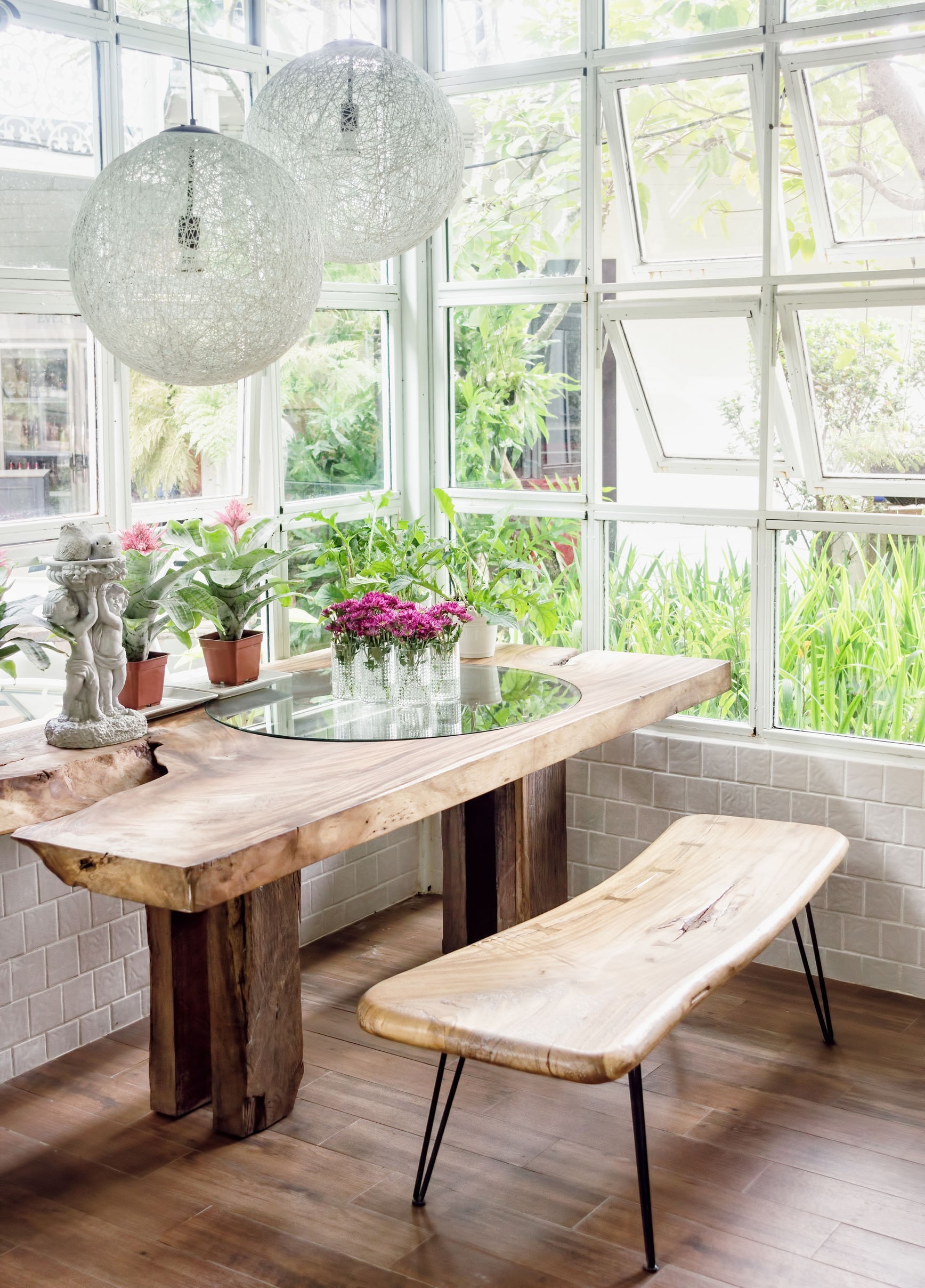 Dining room with wooden furniture 