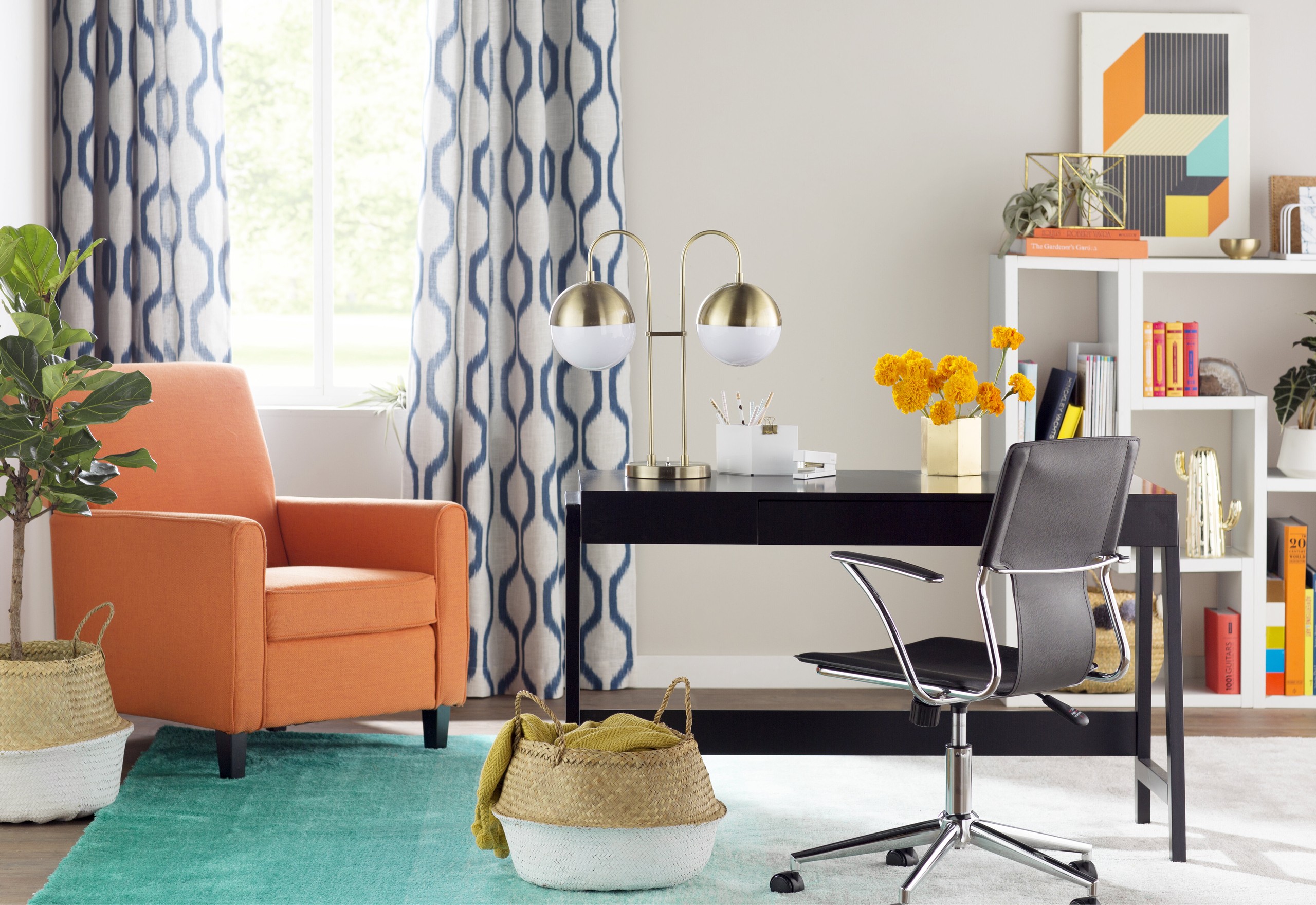 Modern Office in Turquoise nad Orange