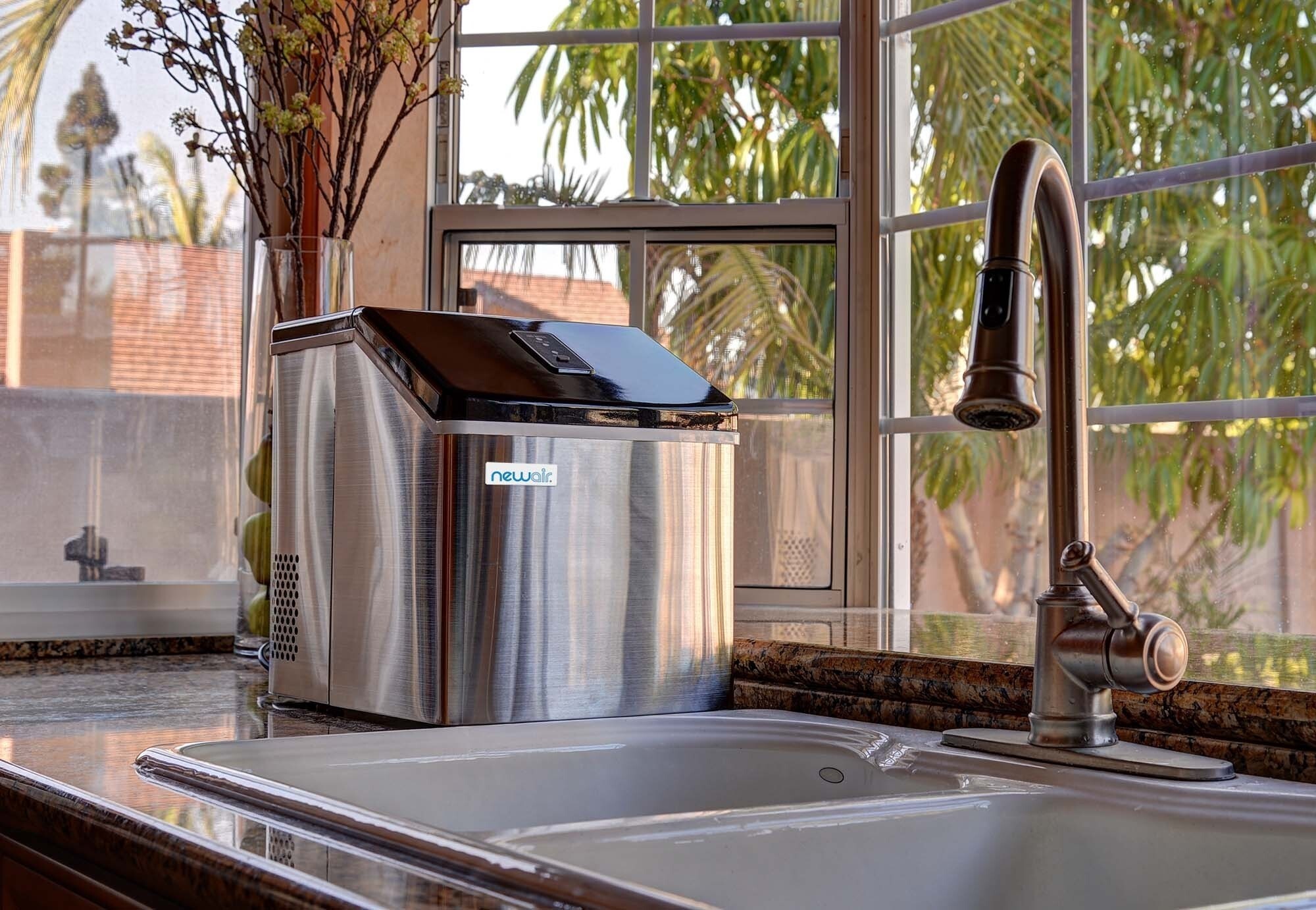 NewAir Countertop Clear Ice Maker Machine