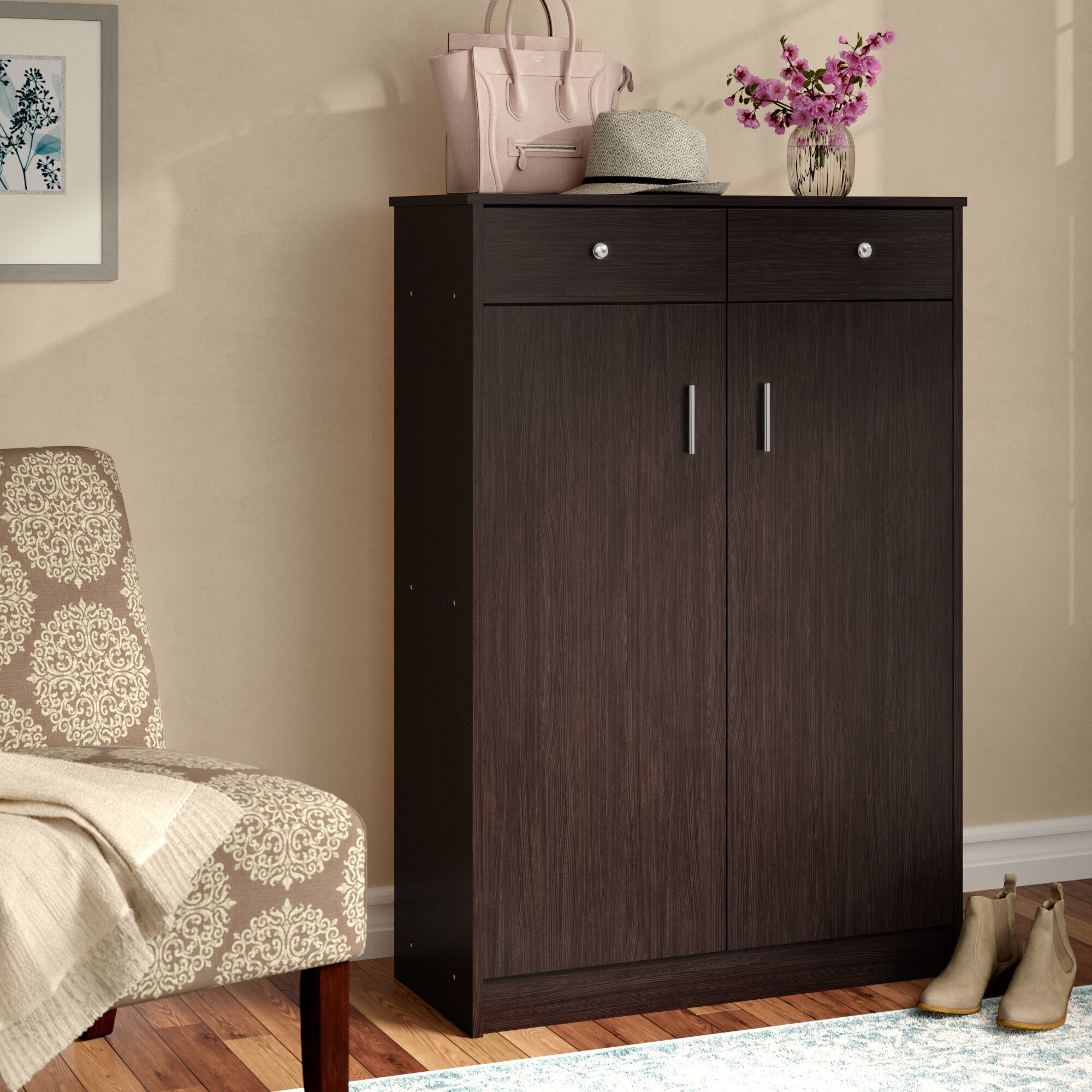 Traditional Style Shoe Storage Bench