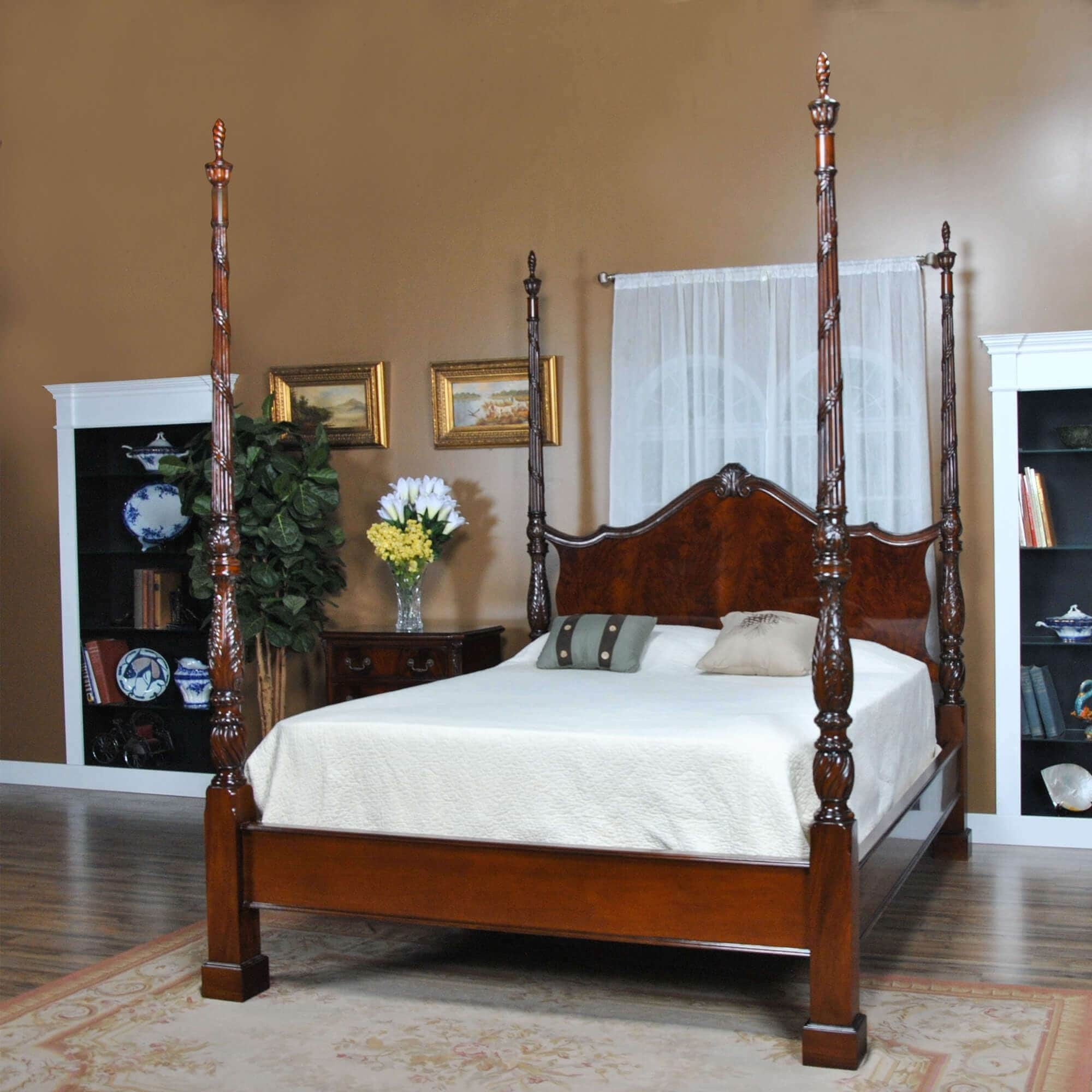 Elegant traditional mahogany four poster canopy bed