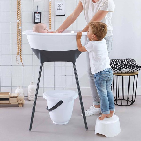 Baths stands babyography
