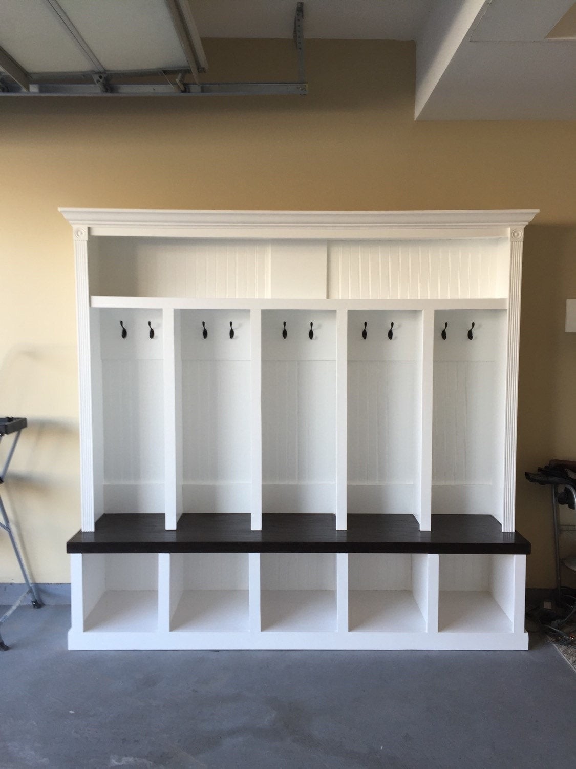 White 5 cubby mudroom entryway locker with bench